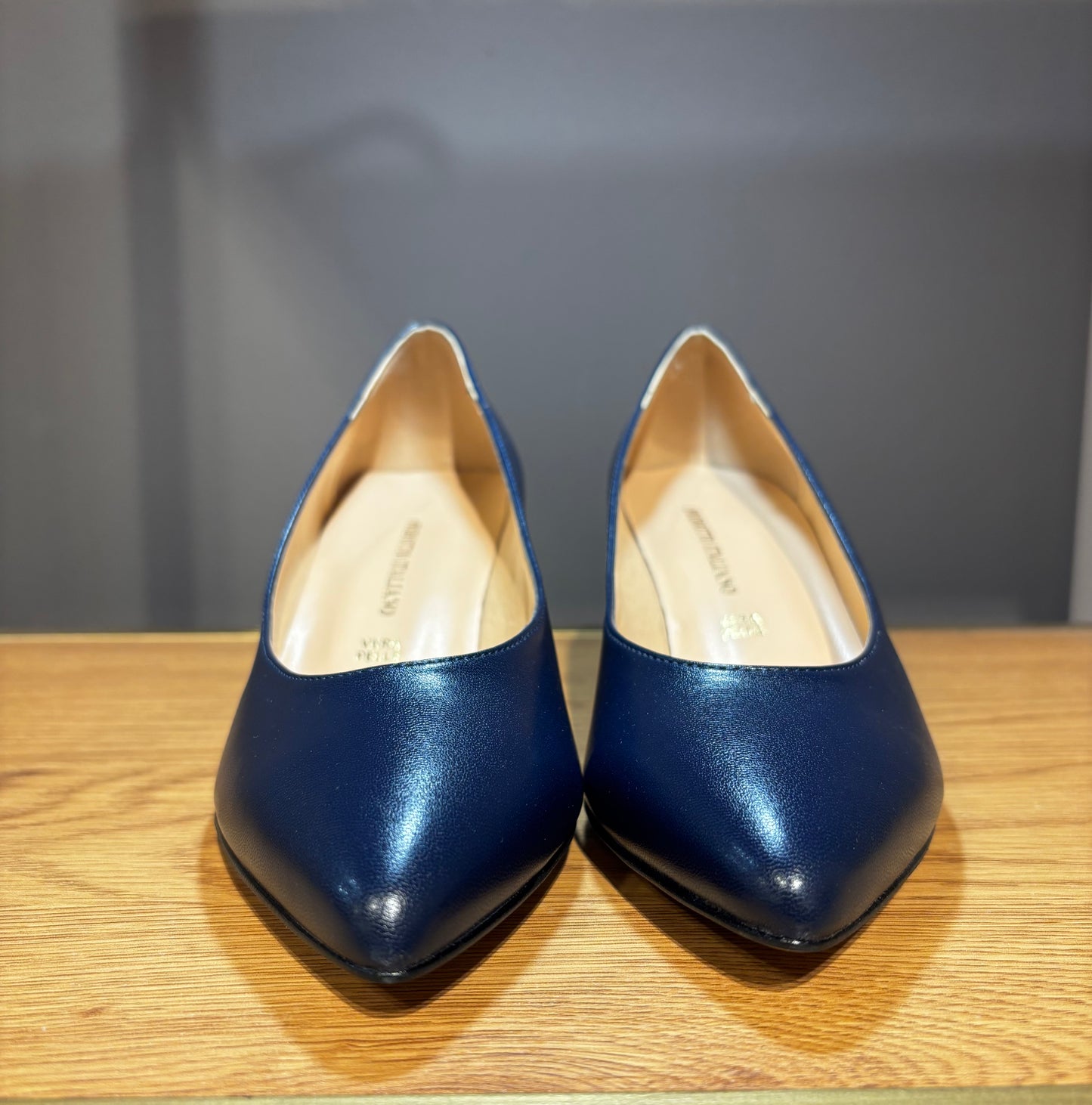 DECOLLETE' CON TACCO LARGO